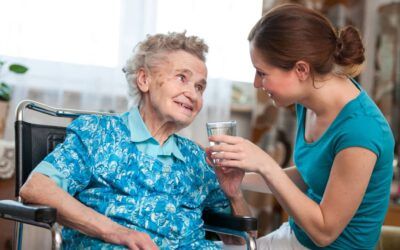 ¿Cuál es el precio de una cuidadora de ancianos por hora?